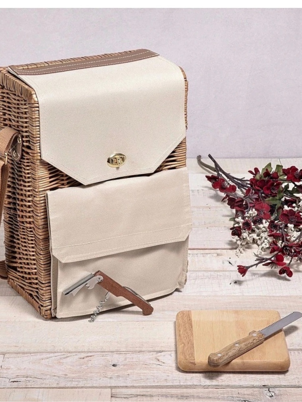 ❤️ Picnic Time - Corsica Wine & Cheese Picnic Basket